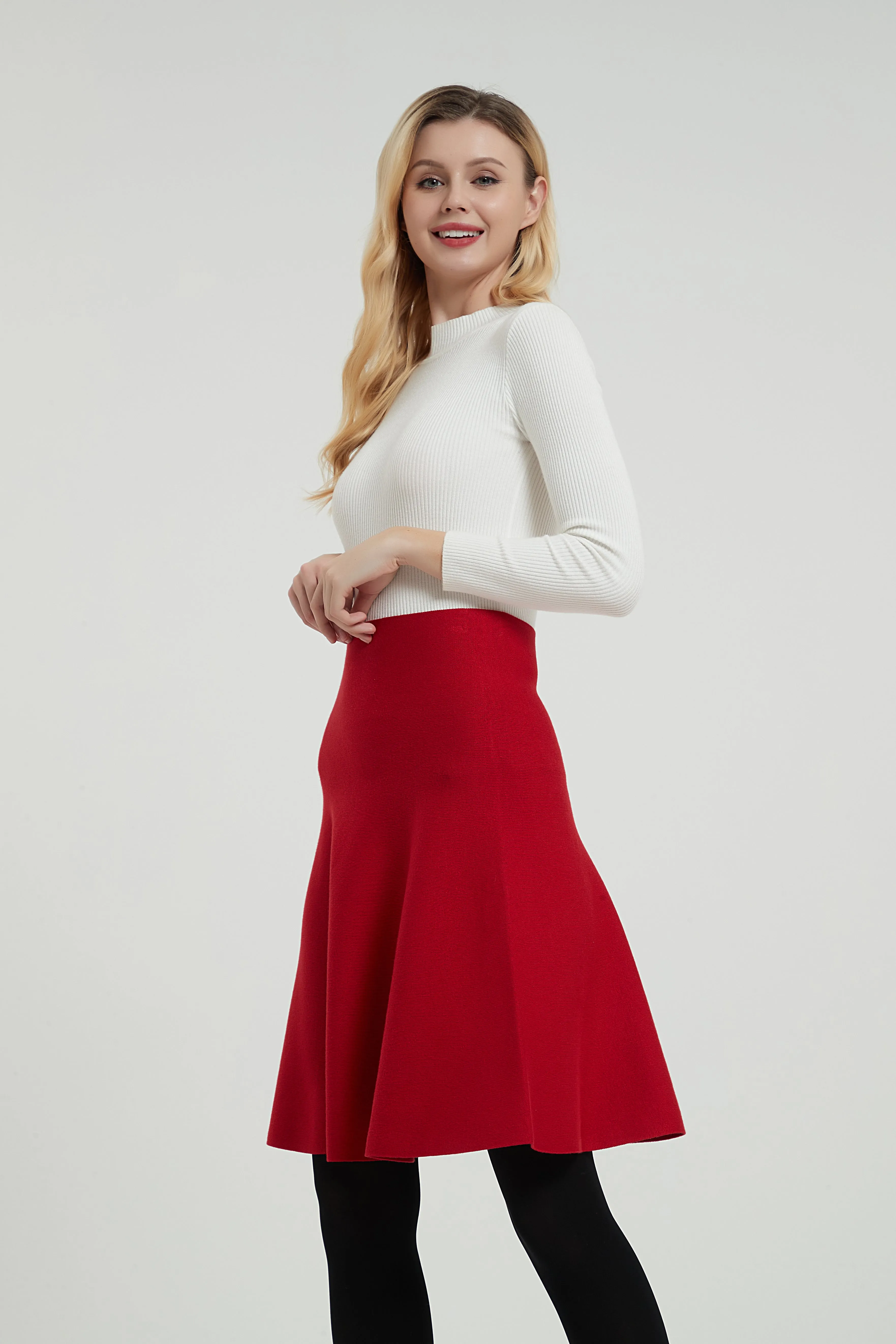 AMAZING  MM SKIRT - YEAR ROUND RED