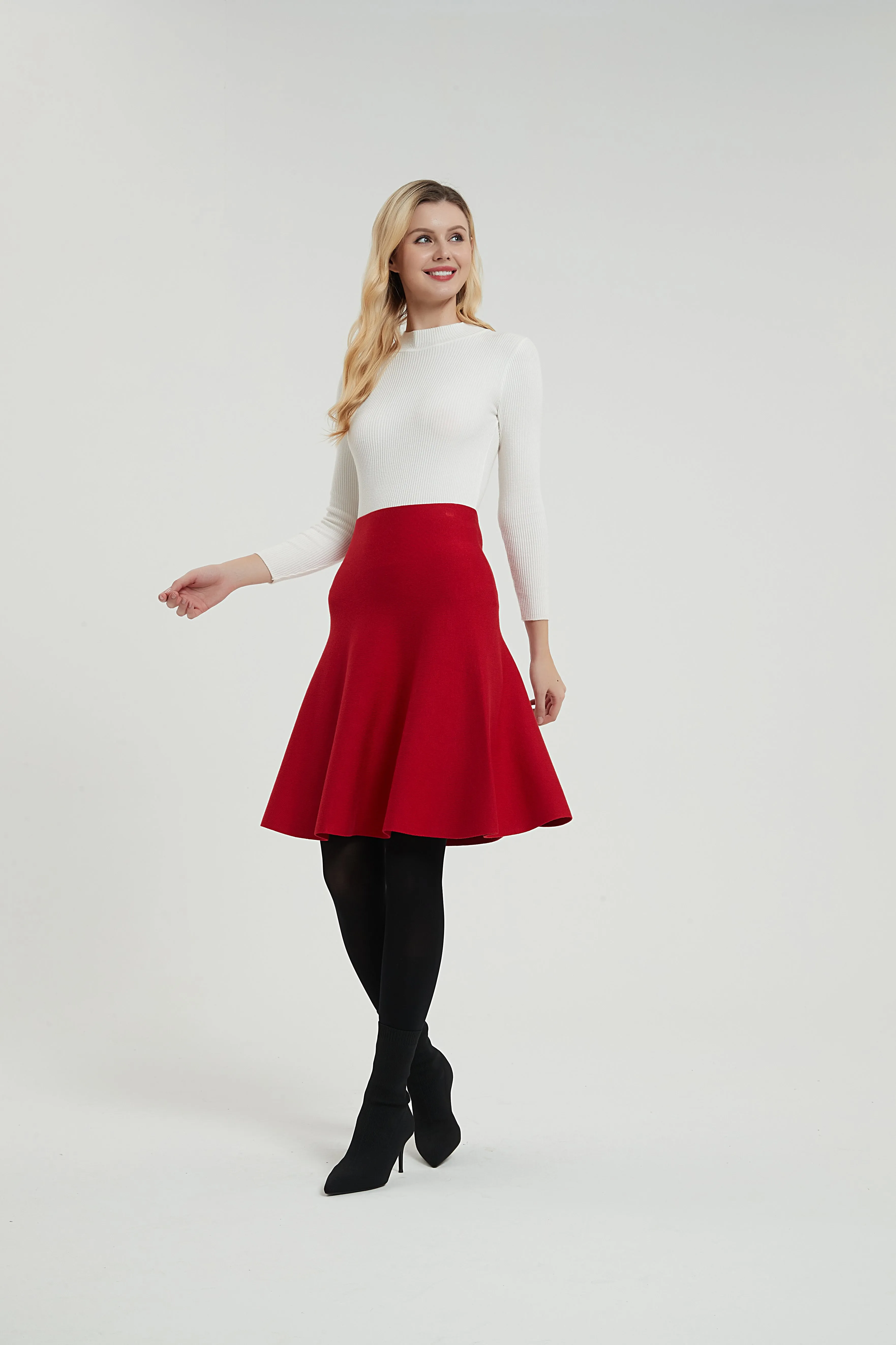 AMAZING  MM SKIRT - YEAR ROUND RED