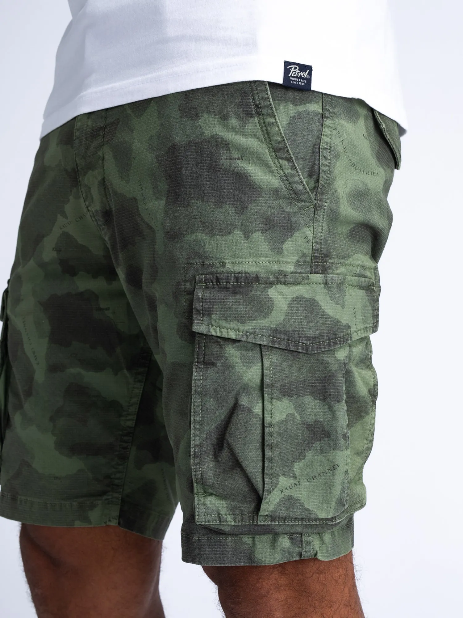 Camouflage Cargo Shorts Wavelet